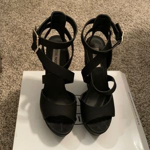 Steve Madden wedges, size US9